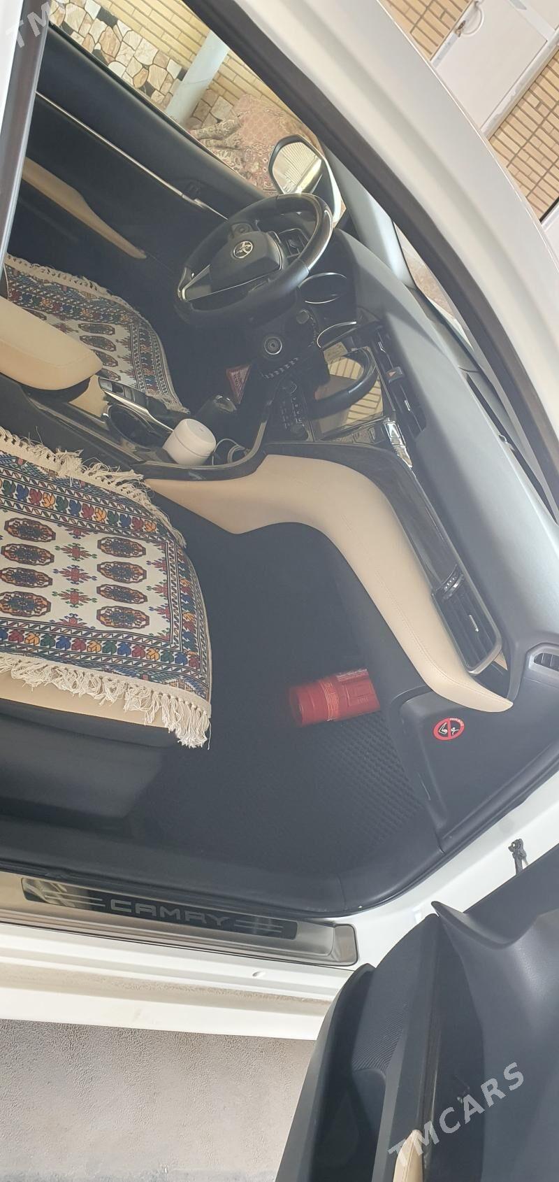 Toyota Camry 2019 - 300 000 TMT - Мургап - img 6