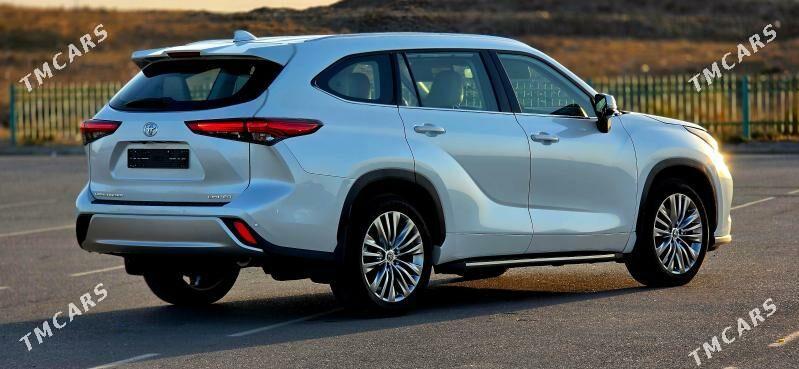 Toyota Highlander 2022 - 620 000 TMT - Ашхабад - img 4
