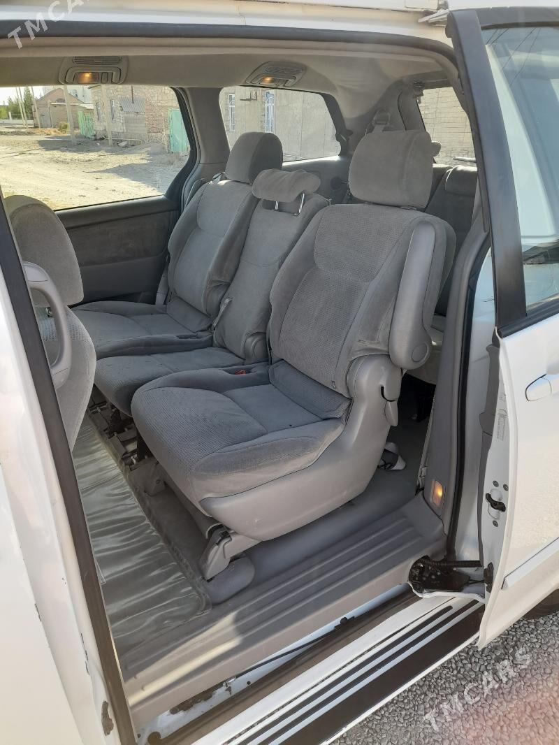 Toyota Sienna 2004 - 220 000 TMT - Берекет - img 6