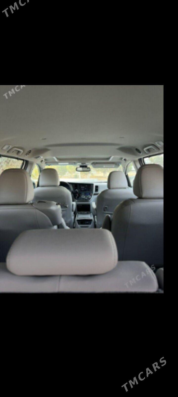 Toyota Sienna 2019 - 450 000 TMT - Кёнеургенч - img 3