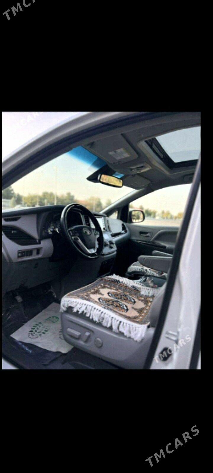 Toyota Sienna 2019 - 450 000 TMT - Кёнеургенч - img 4