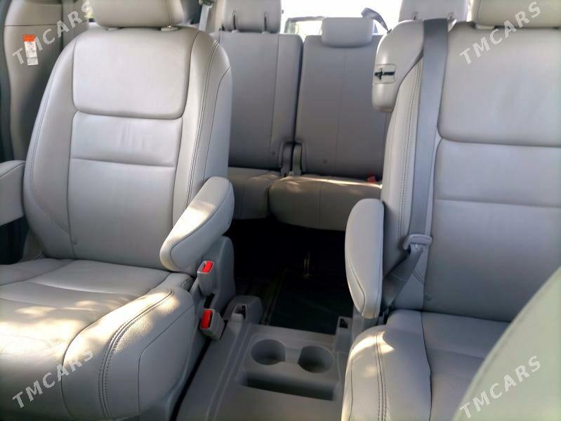 Toyota Sienna 2019 - 450 000 TMT - Кёнеургенч - img 7