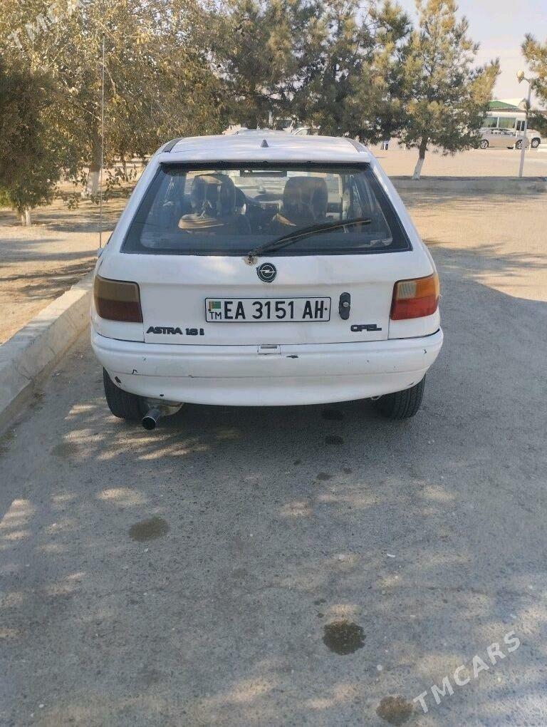 Opel Astra 1992 - 24 000 TMT - Bäherden - img 3