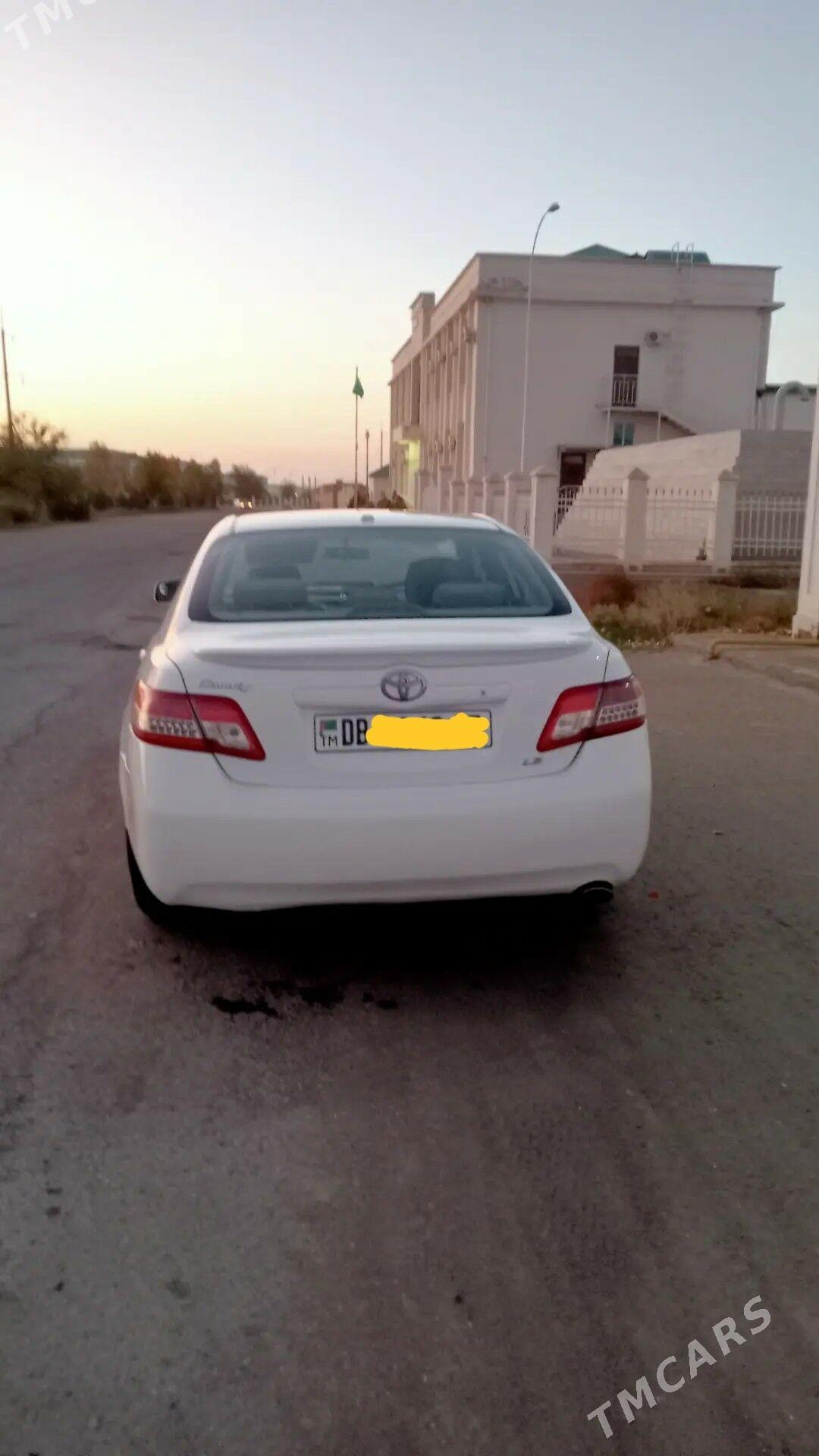 Toyota Camry 2011 - 200 000 TMT - Gubadag - img 3