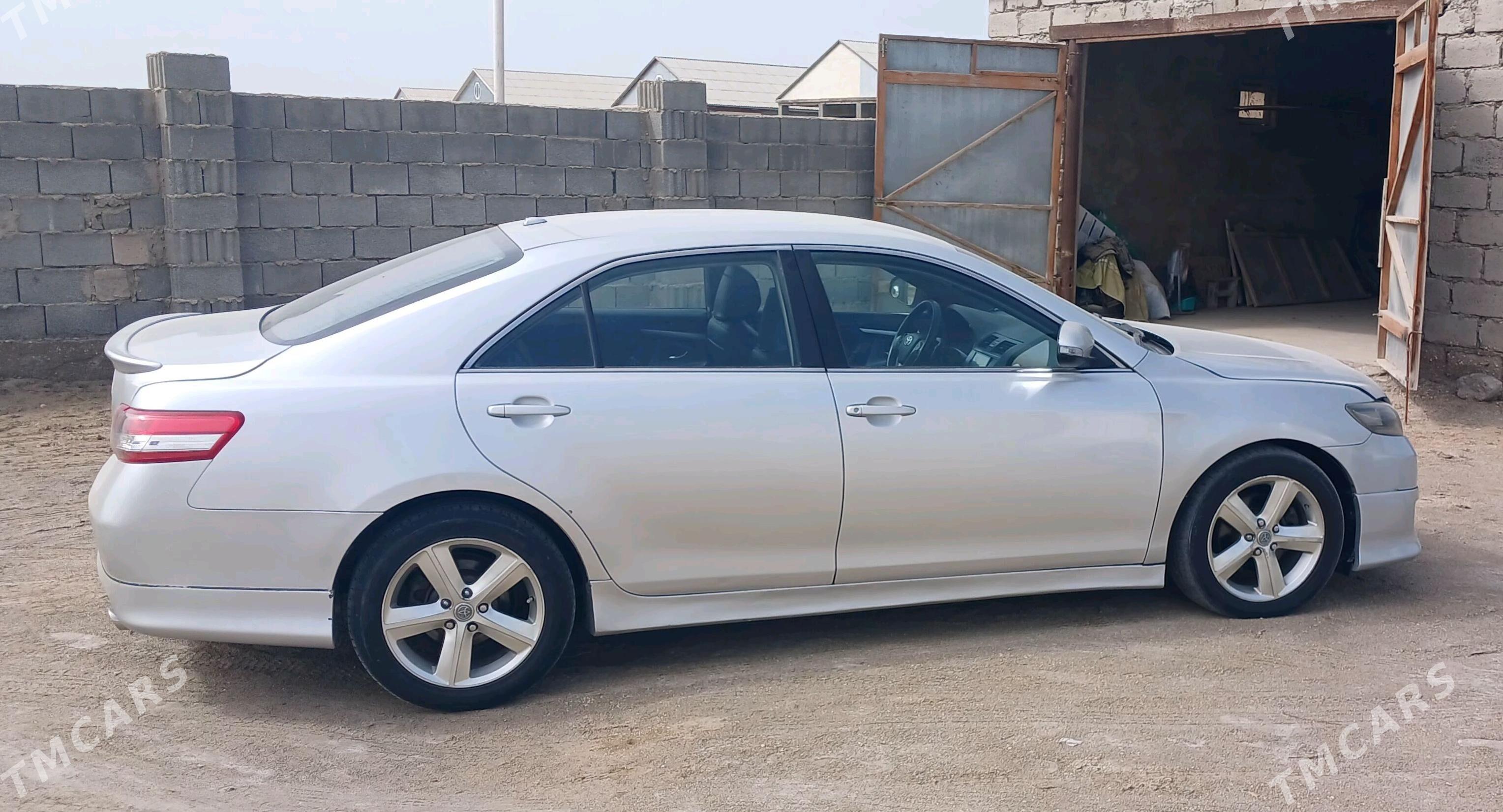 Toyota Camry 2010 - 140 000 TMT - Эсенгулы - img 4