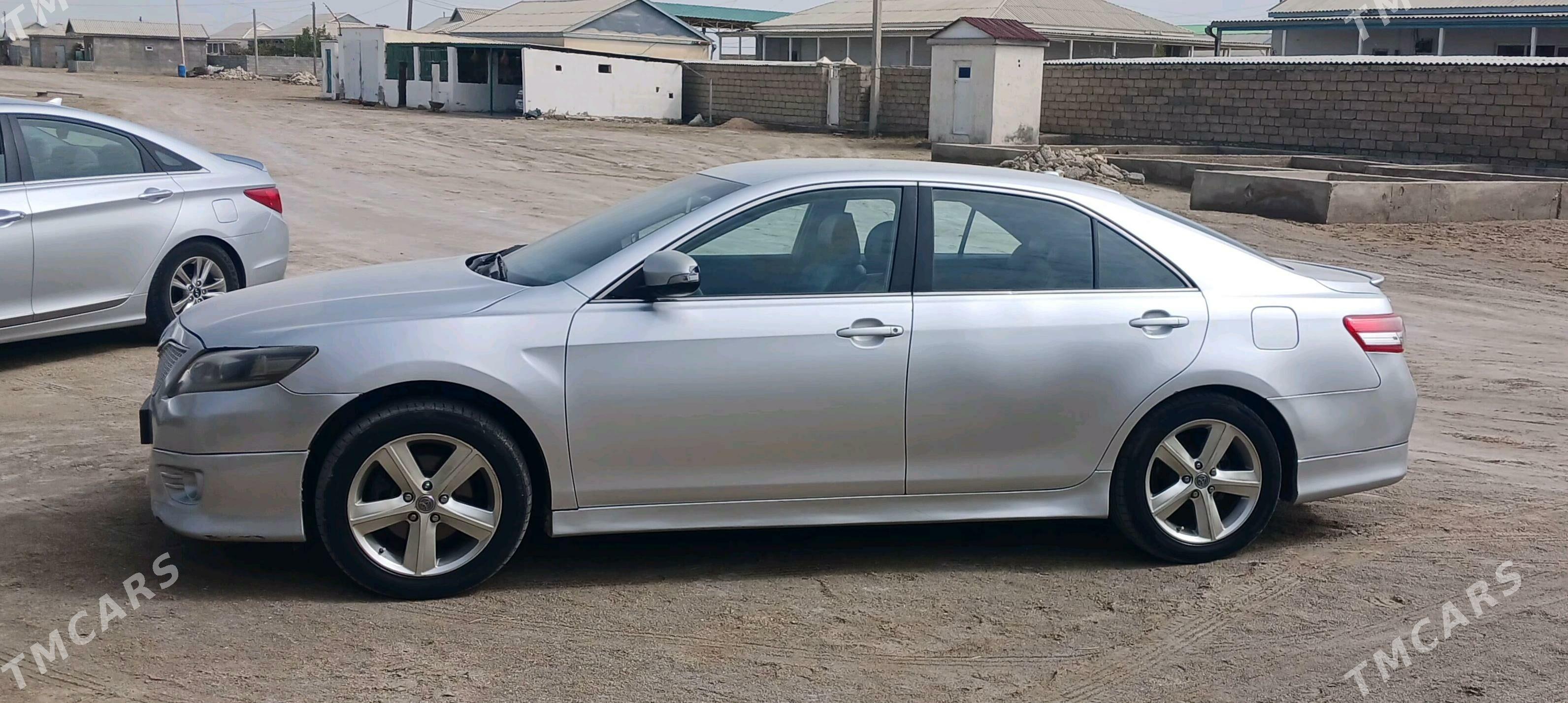 Toyota Camry 2010 - 140 000 TMT - Эсенгулы - img 3