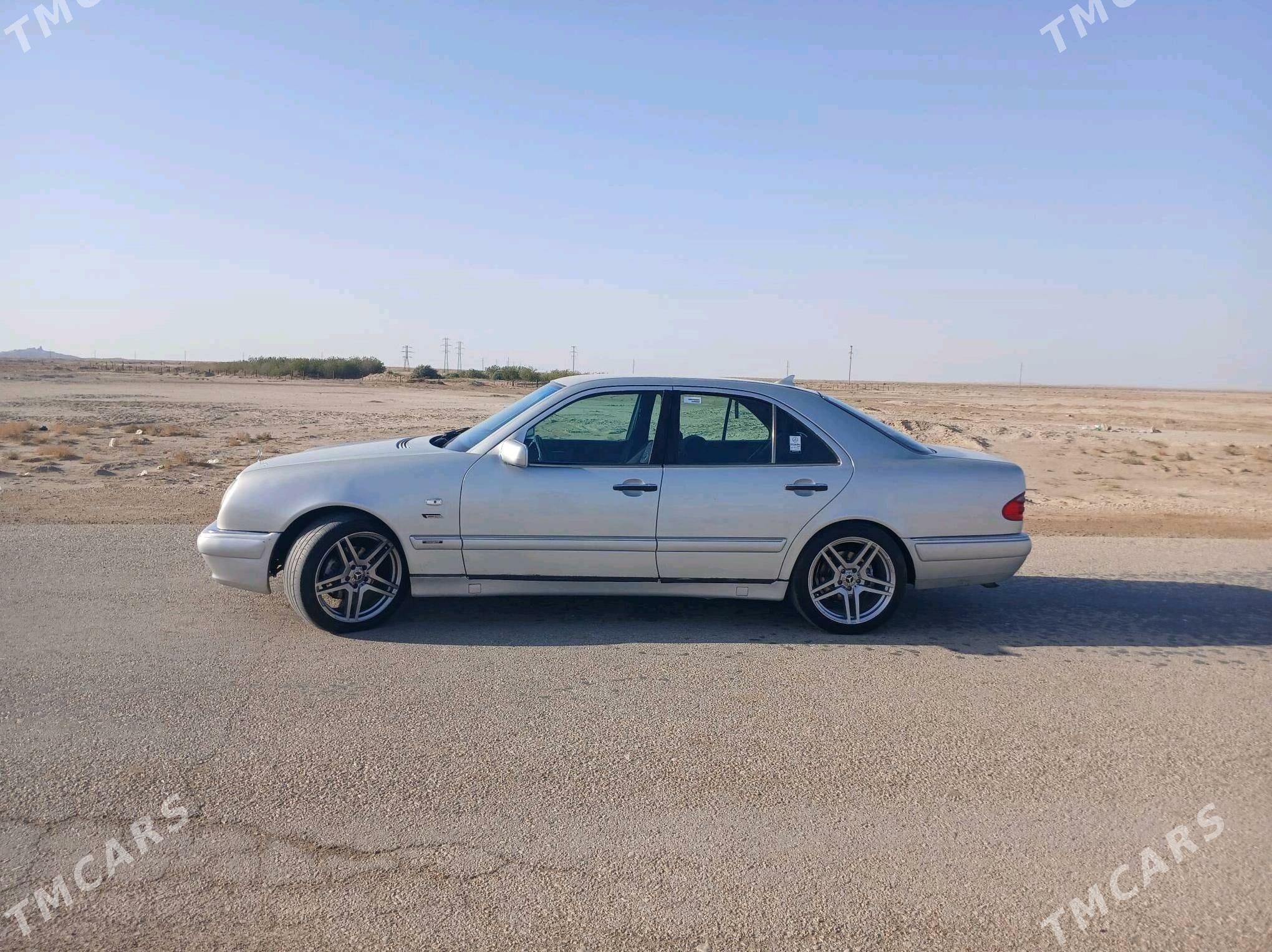 Mercedes-Benz E320 1996 - 90 000 TMT - Gumdag - img 1