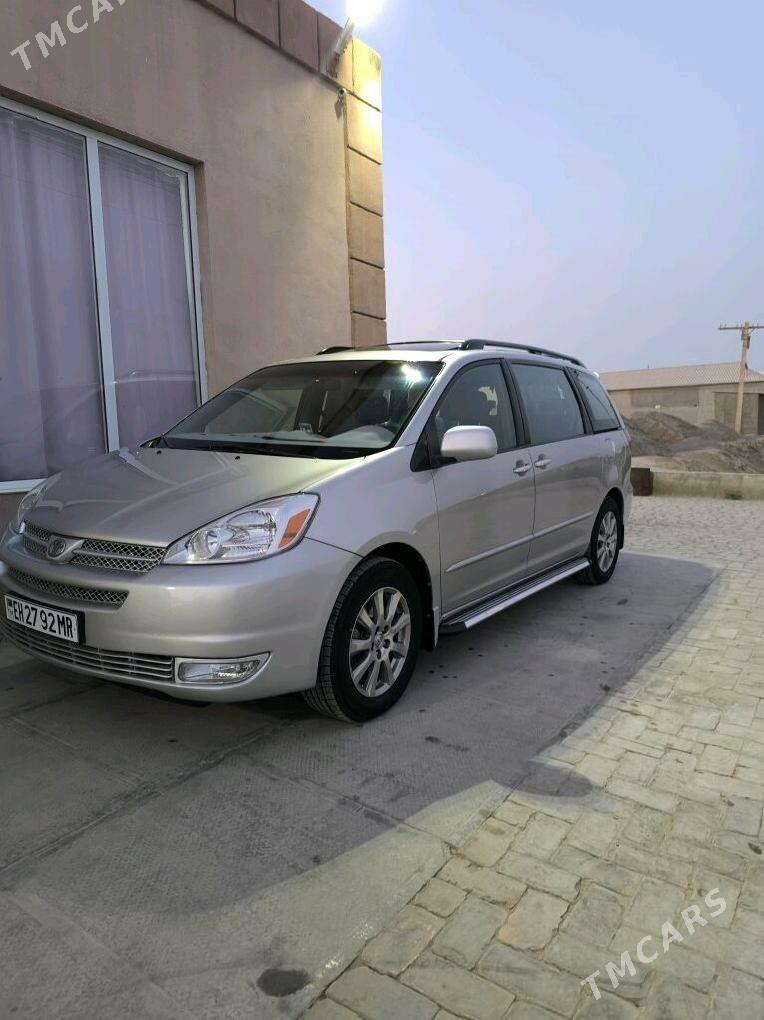 Toyota Sienna 2004 - 260 000 TMT - Мары - img 3
