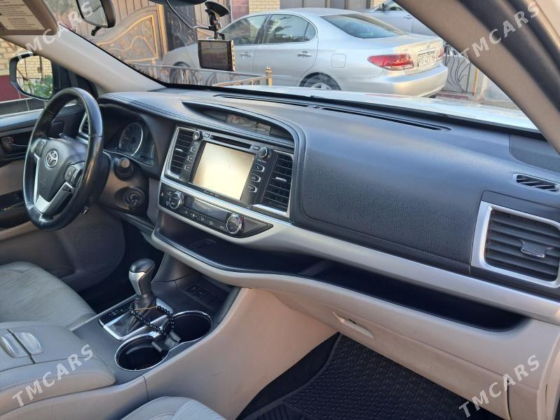 Toyota Highlander 2019 - 460 000 TMT - Мары - img 2