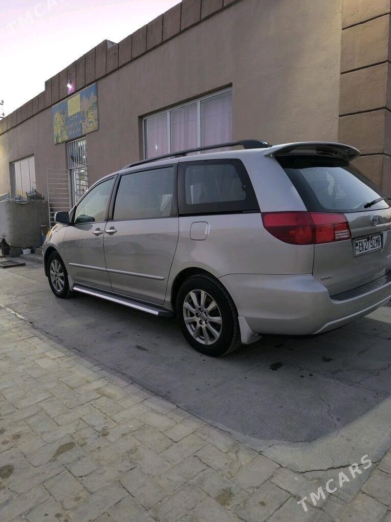 Toyota Sienna 2004 - 260 000 TMT - Мары - img 2