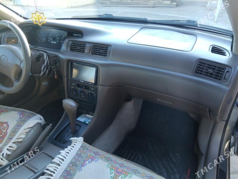 Toyota Camry 1998 - 135 000 TMT - Baýramaly - img 4