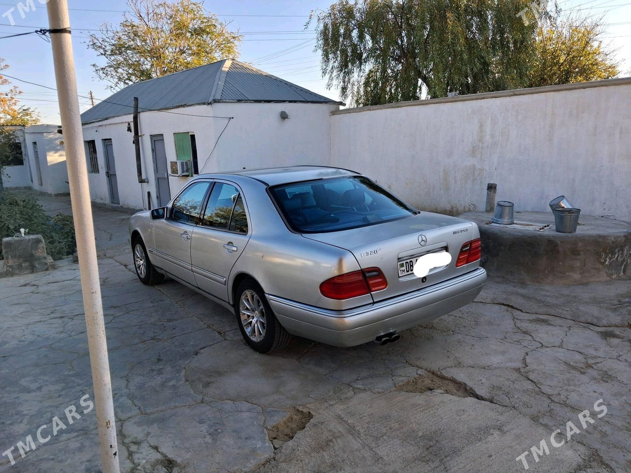 Mercedes-Benz E320 1996 - 87 000 TMT - Bäherden - img 2