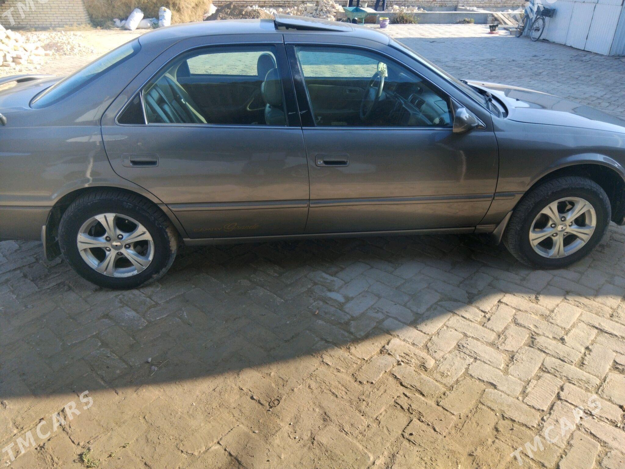 Toyota Camry 1998 - 135 000 TMT - Baýramaly - img 3
