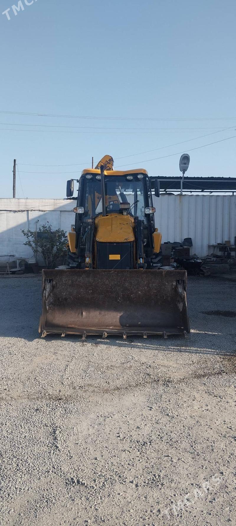JCB 3CX Compact 2013 - 490 000 TMT - Türkmenbaşy - img 3
