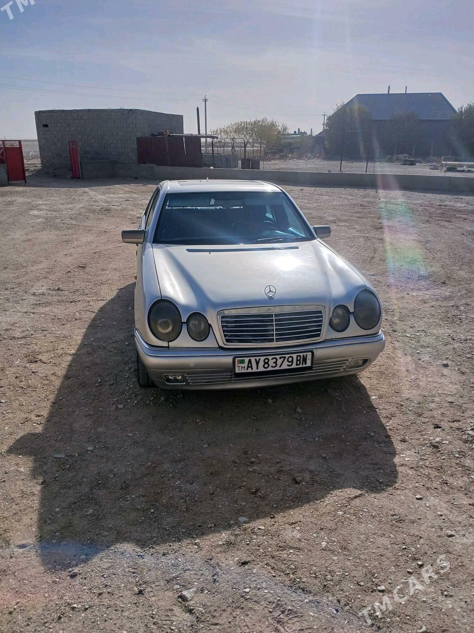 Mercedes-Benz E320 1997 - 52 000 TMT - Gumdag - img 1