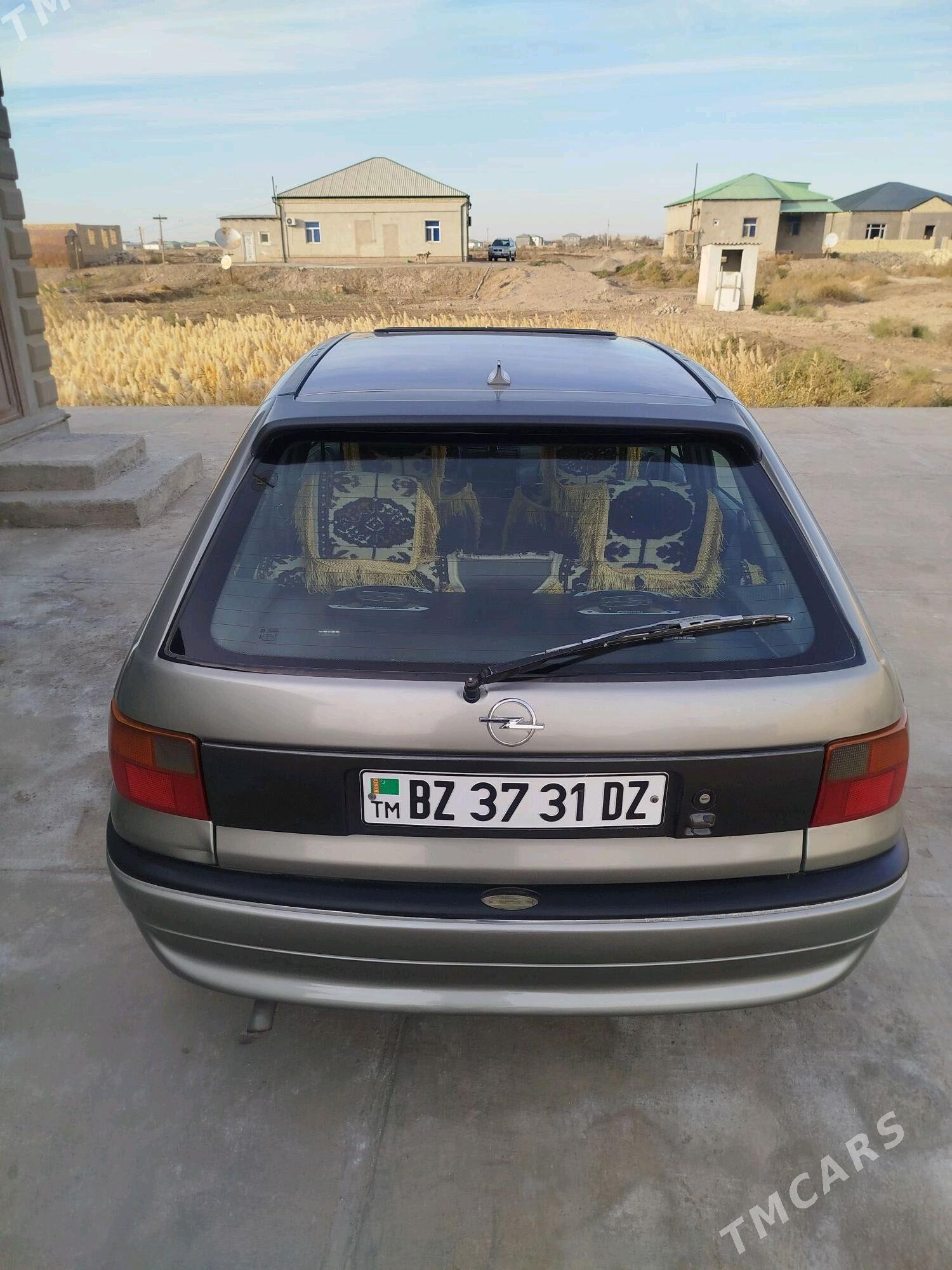 Opel Astra 1995 - 58 000 TMT - Шабатский этрап - img 4