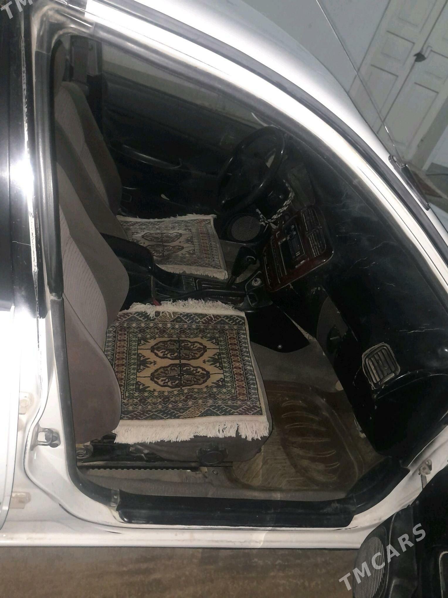 Toyota Carina 1995 - 50 000 TMT - Halaç - img 4