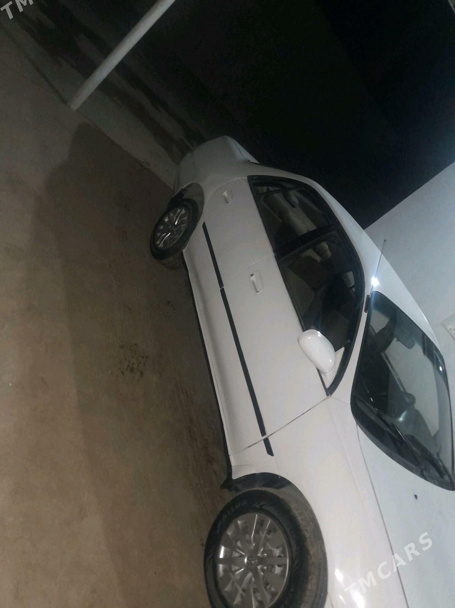 Toyota Carina 1995 - 50 000 TMT - Halaç - img 3