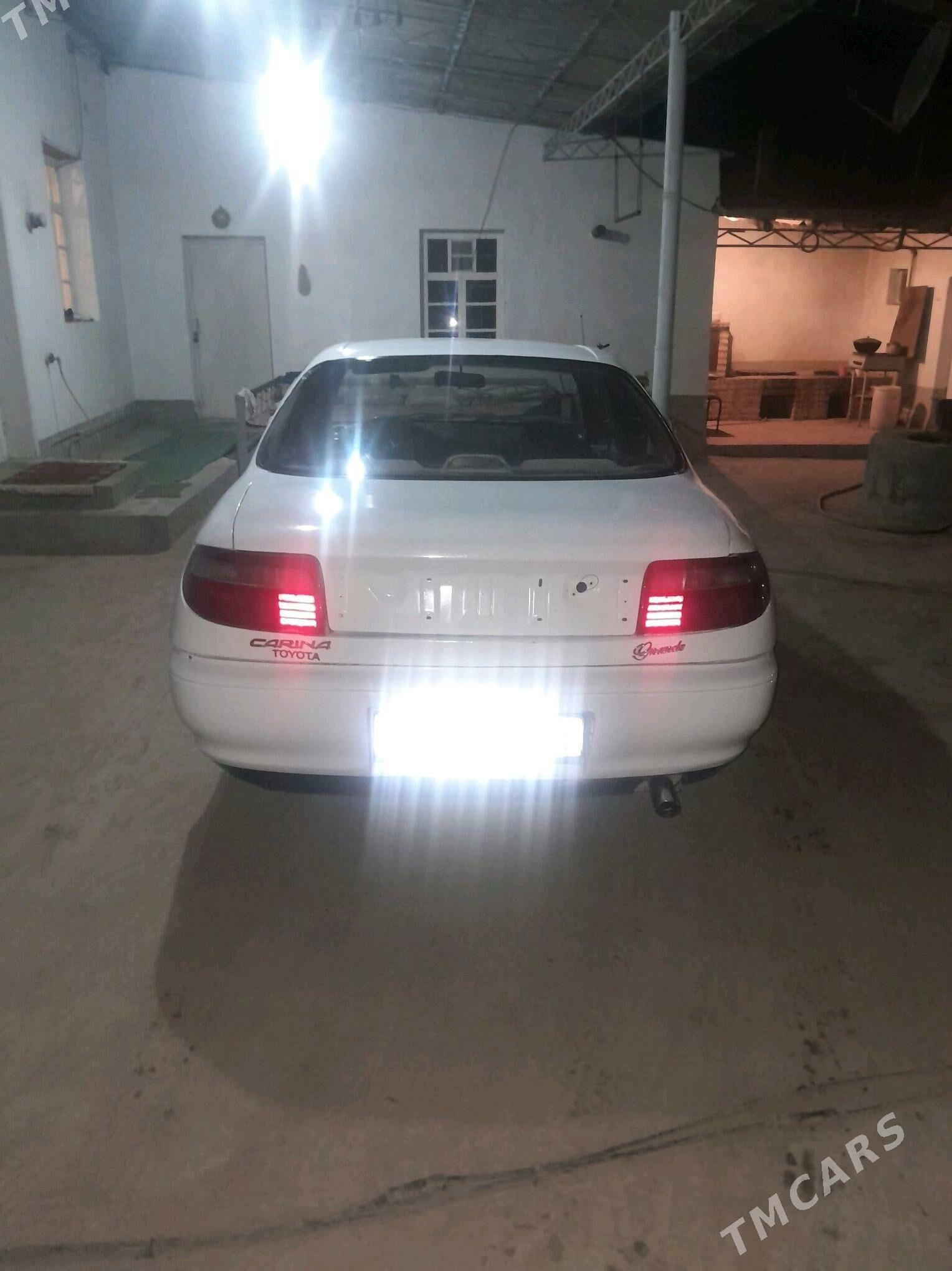 Toyota Carina 1995 - 50 000 TMT - Halaç - img 6