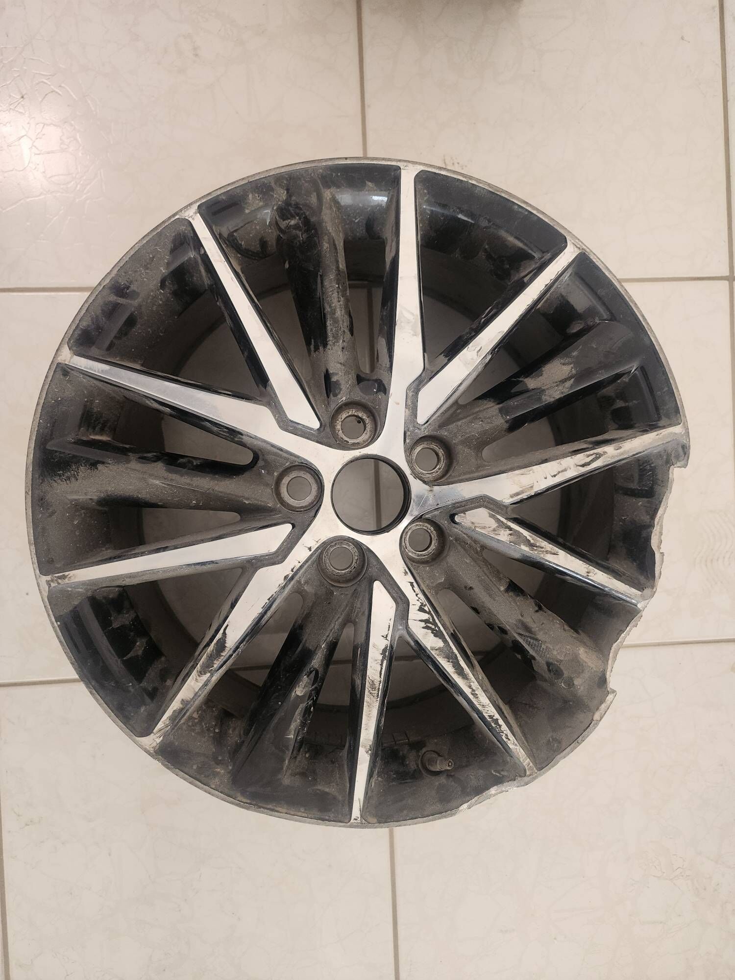 Camry S 21-24 model diska 1 000 TMT - Мары - img 2