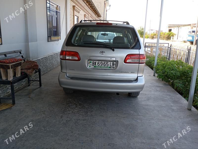 Toyota Sienna 2002 - 160 000 TMT - Чарджоу - img 1