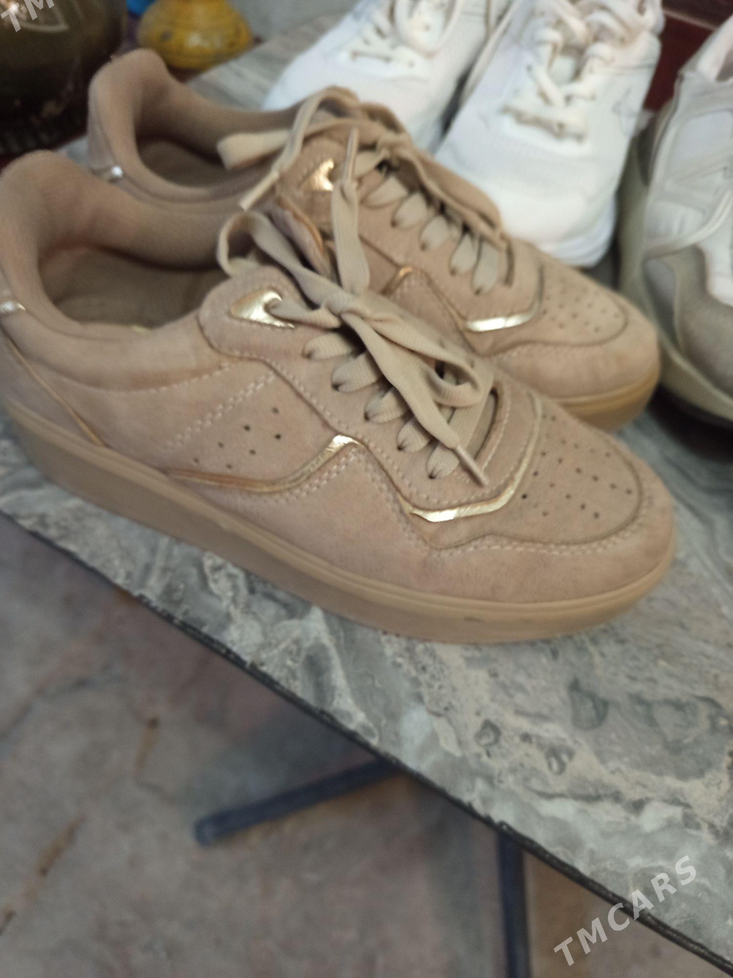 кроссовки - Туркменабат - img 1