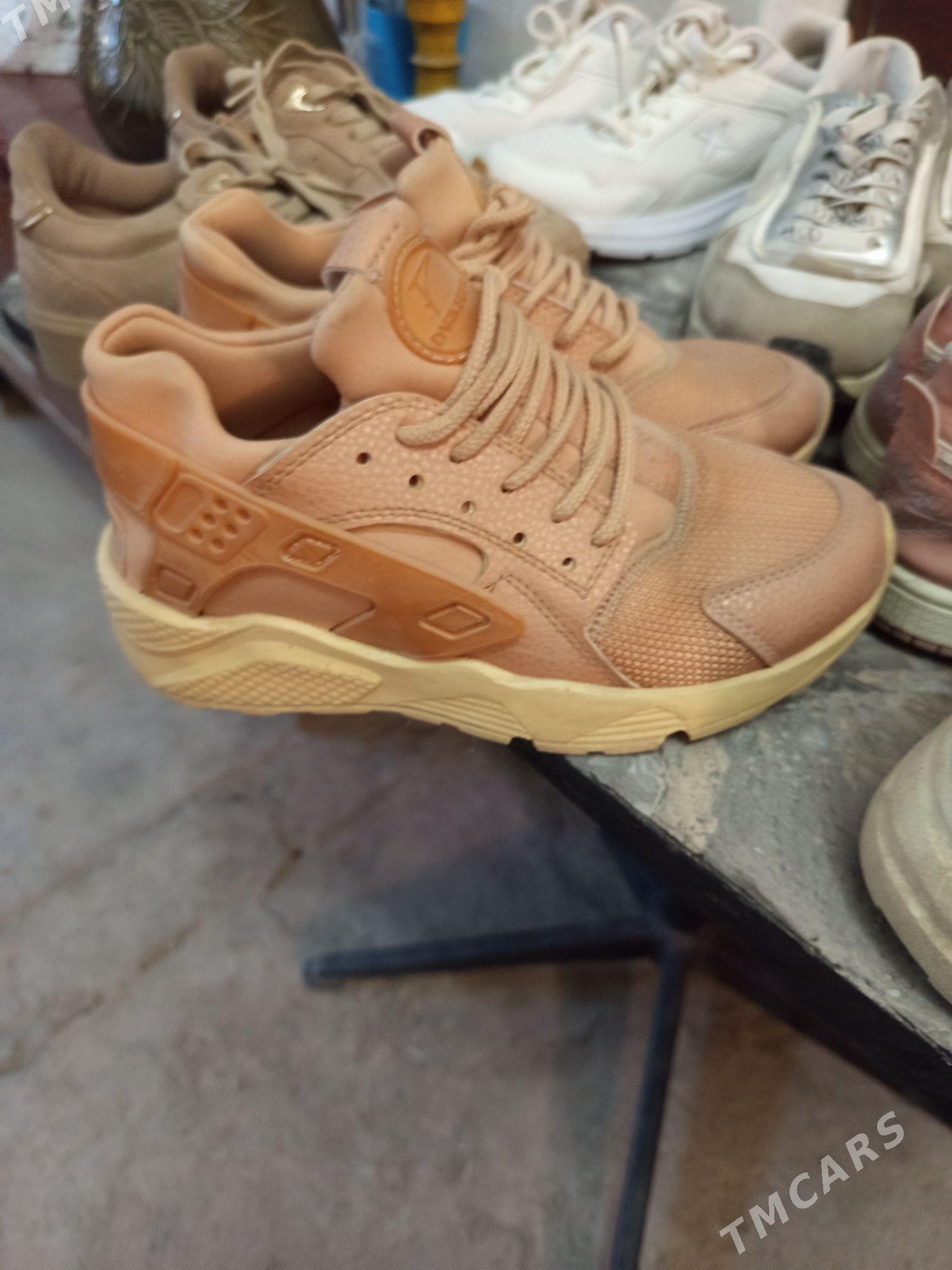 кроссовки - Туркменабат - img 3