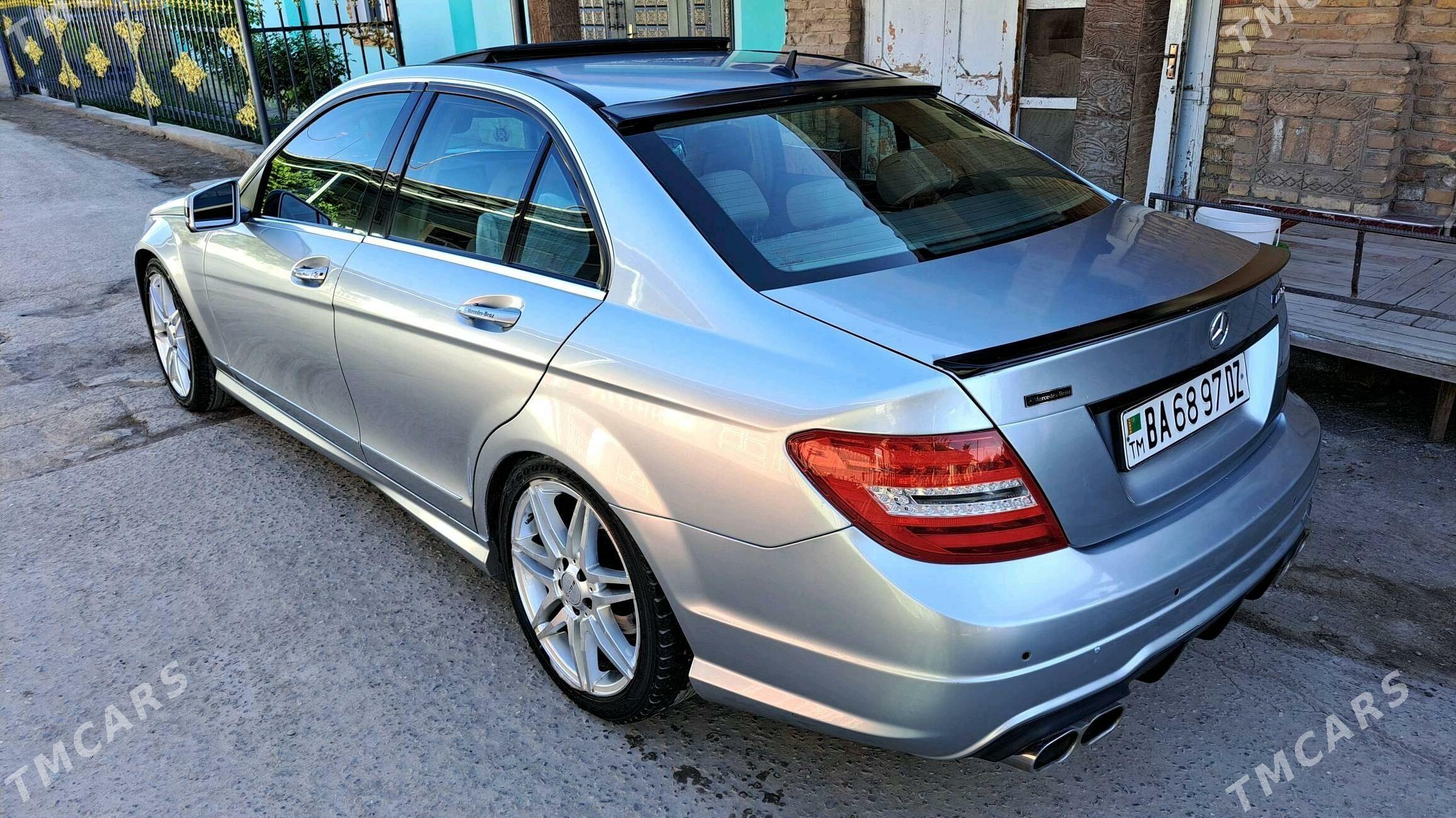 Mercedes-Benz C300 2011 - 230 000 TMT - Daşoguz - img 3