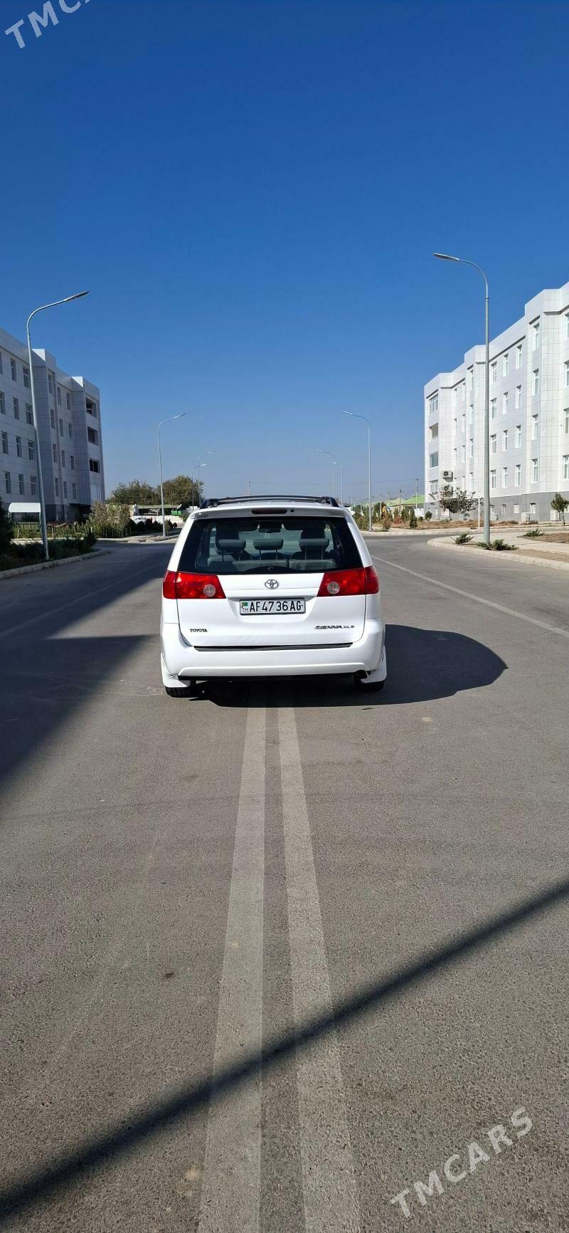 Toyota Sienna 2009 - 250 000 TMT - Ашхабад - img 4