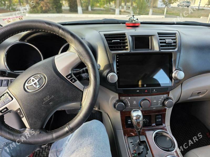 Toyota Highlander 2013 - 380 000 TMT - Seýdi - img 8