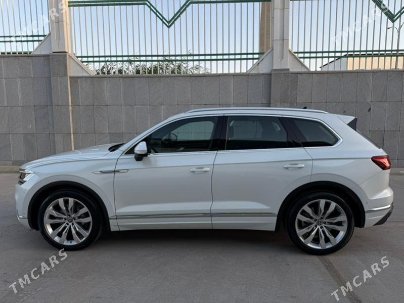 Volkswagen Touareg 2021 - 1 500 000 TMT - Aşgabat - img 4