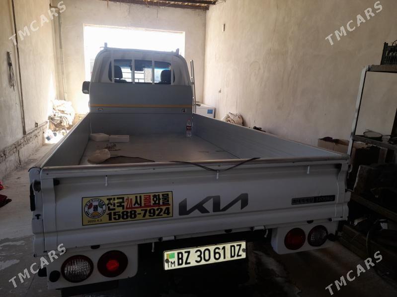 Kia Bongo 2022 - 285 000 TMT - Гурбансолтан Едже - img 4