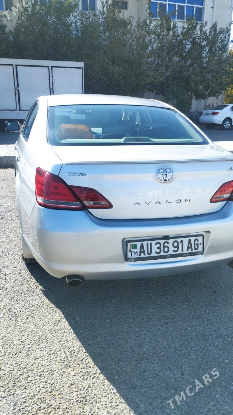 Toyota Avalon 2005 - 168 000 TMT - Кëши - img 2