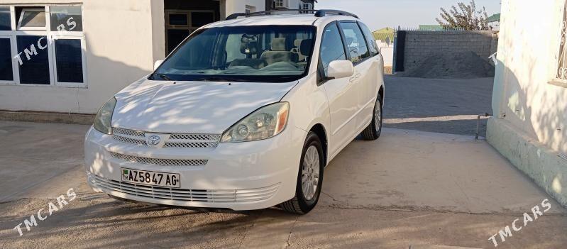 Toyota Sienna 2004 - 210 000 TMT - Гарадамак - img 1