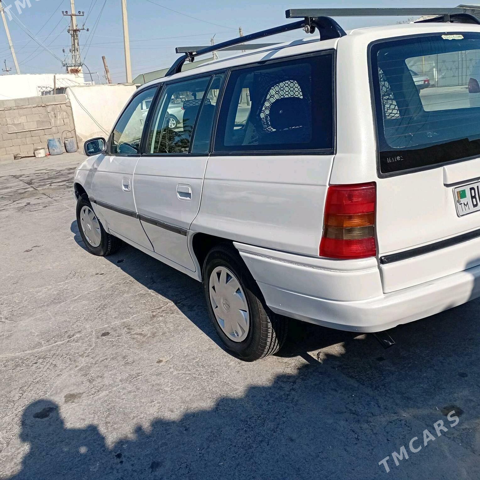 Opel Astra 1995 - 39 999 TMT - Бахарден - img 1