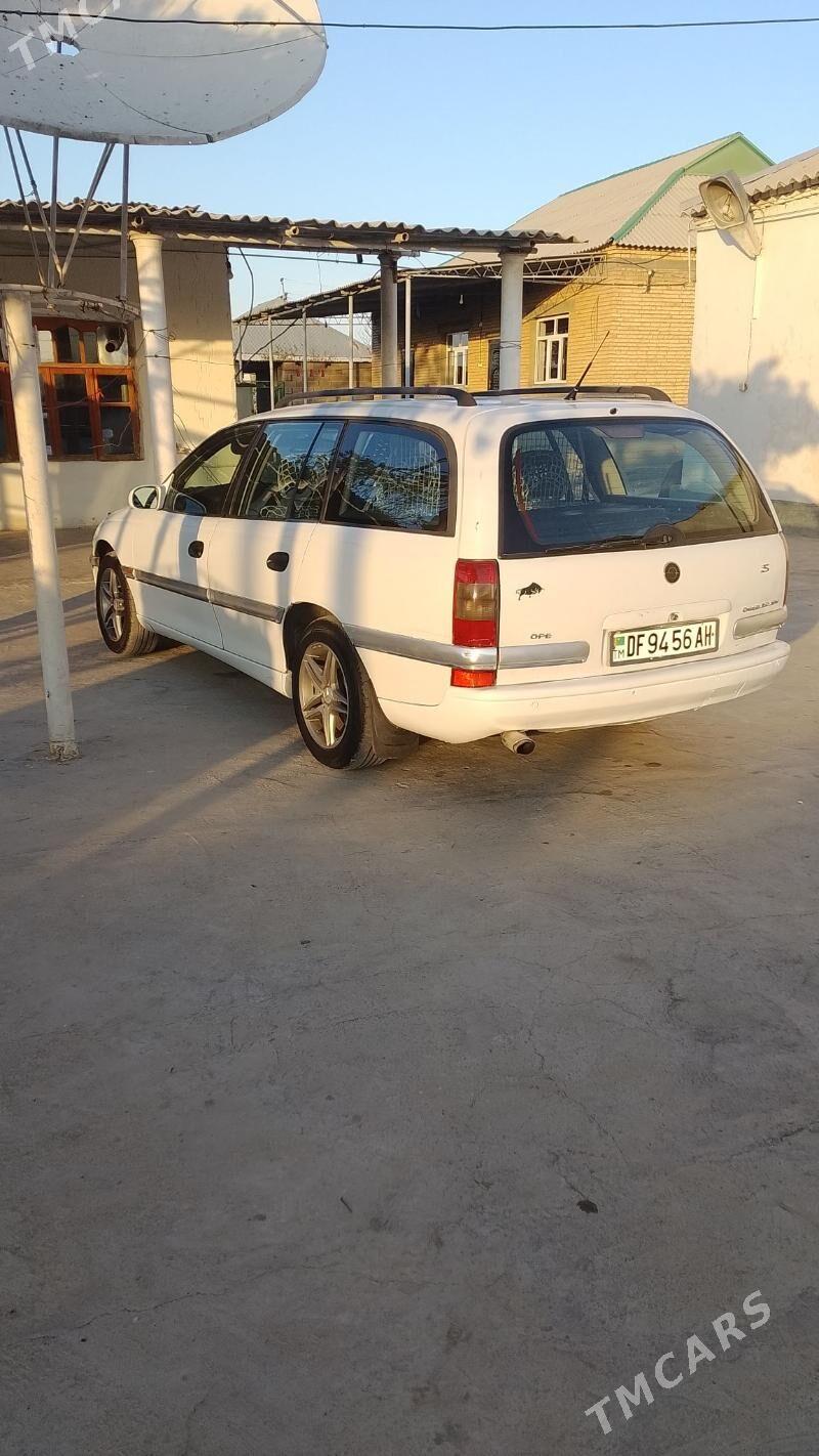 Opel Omega 1994 - 40 000 TMT - Кака - img 3