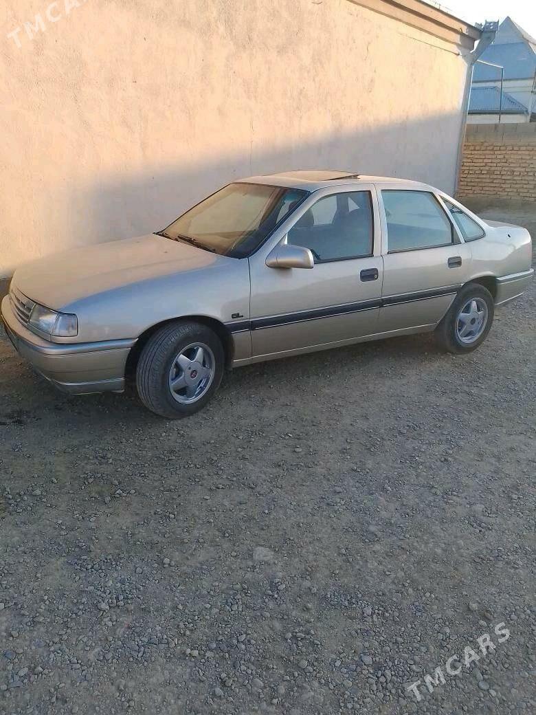 Opel Vectra 1990 - 30 000 TMT - Бахарден - img 3