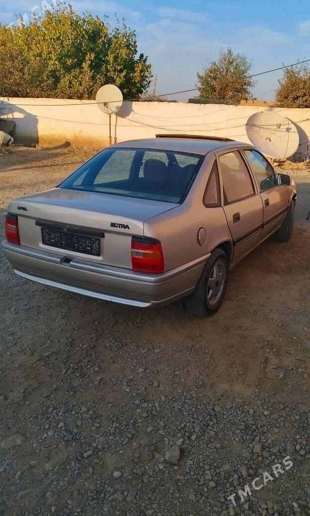 Opel Vectra 1990 - 30 000 TMT - Бахарден - img 2