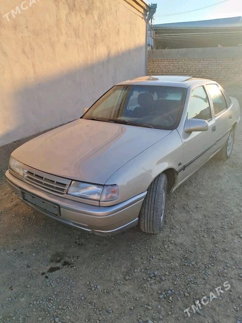Opel Vectra 1990 - 30 000 TMT - Бахарден - img 1