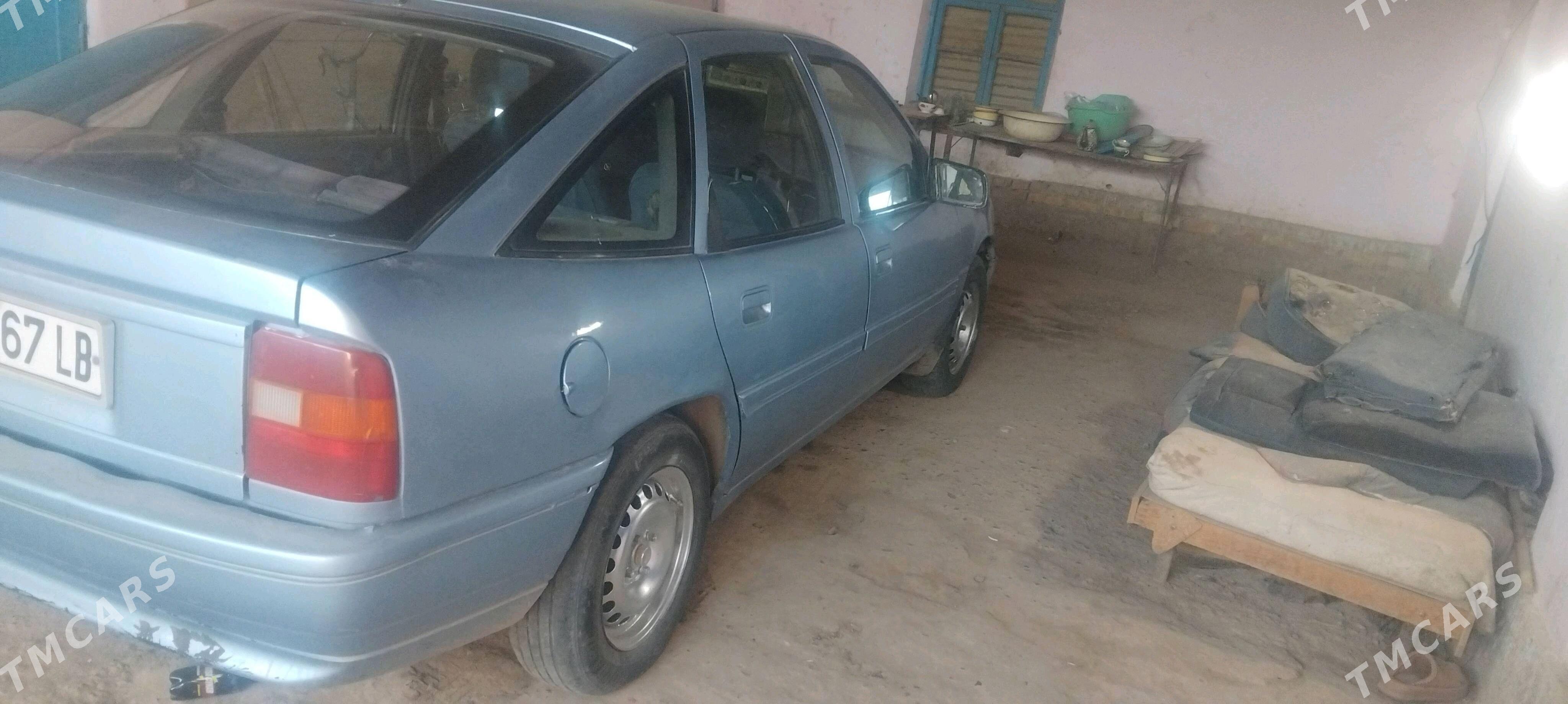 Opel Vectra 1990 - 20 000 TMT - Dänew - img 3