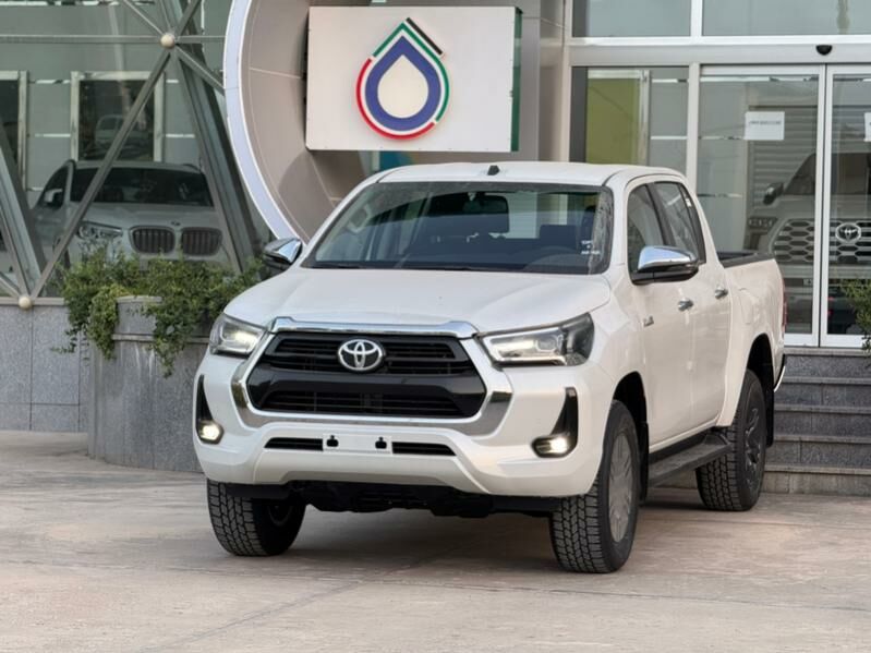 Toyota Hilux 2025 - 650 000 TMT - 11 мкр - img 1
