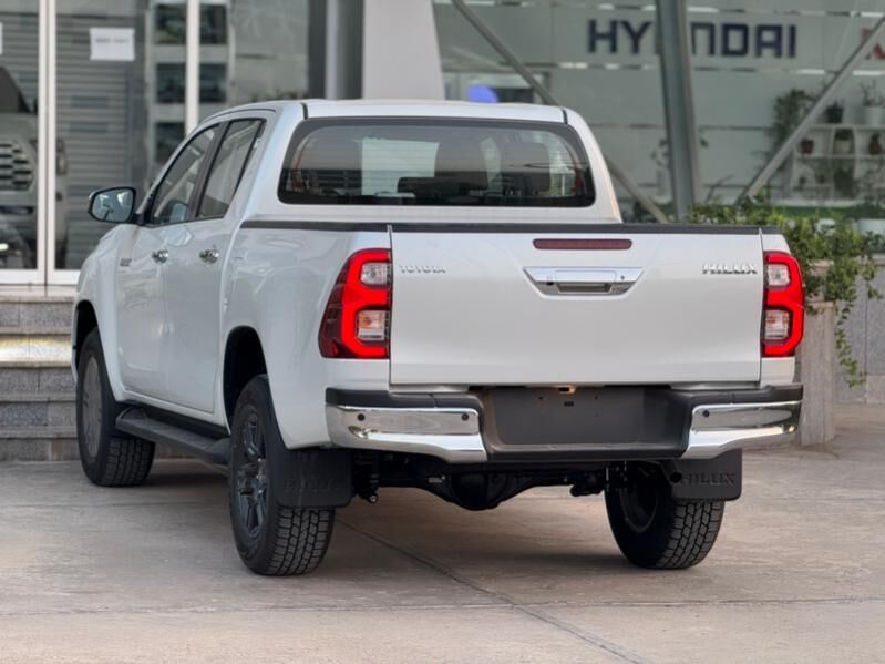 Toyota Hilux 2025 - 650 000 TMT - 11 мкр - img 6