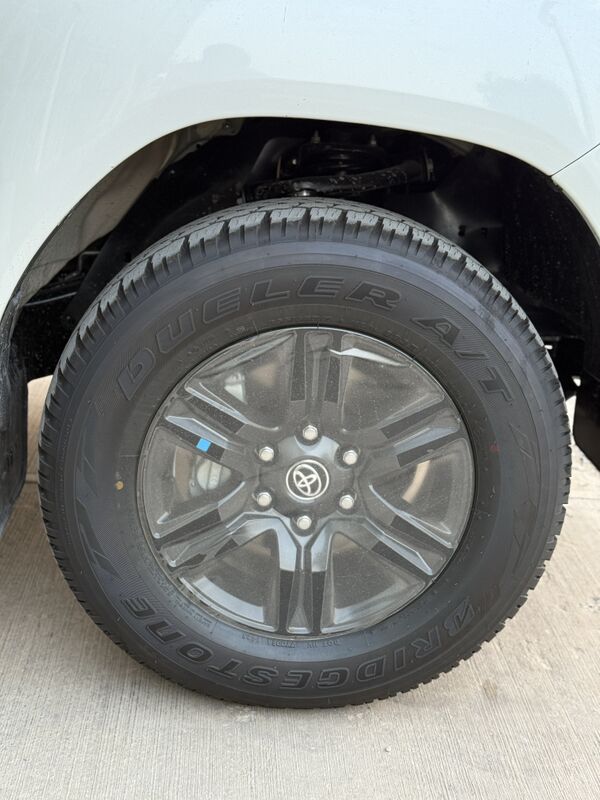 Toyota Hilux 2025 - 650 000 TMT - 11 мкр - img 8