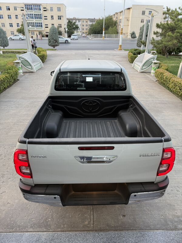 Toyota Hilux 2025 - 650 000 TMT - 11 мкр - img 7