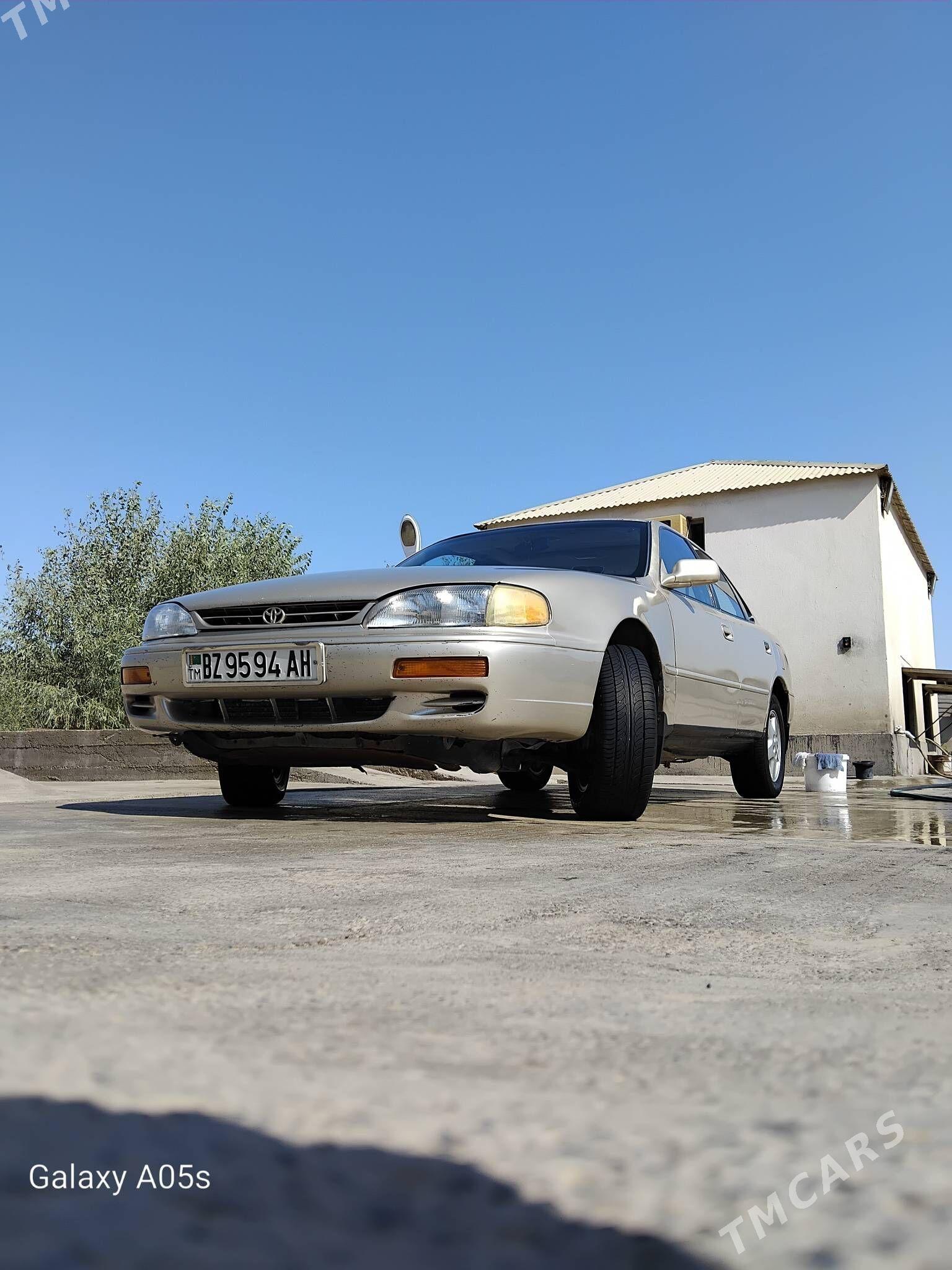 Toyota Camry 1994 - 110 000 TMT - Теджен - img 1