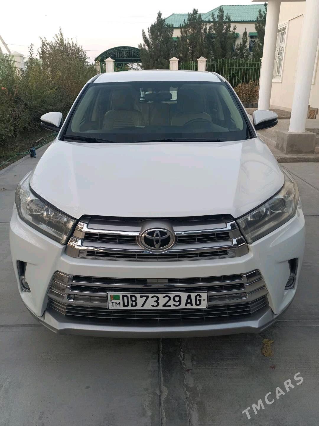 Toyota Highlander 2016 - 399 000 TMT - Бузмеин - img 1