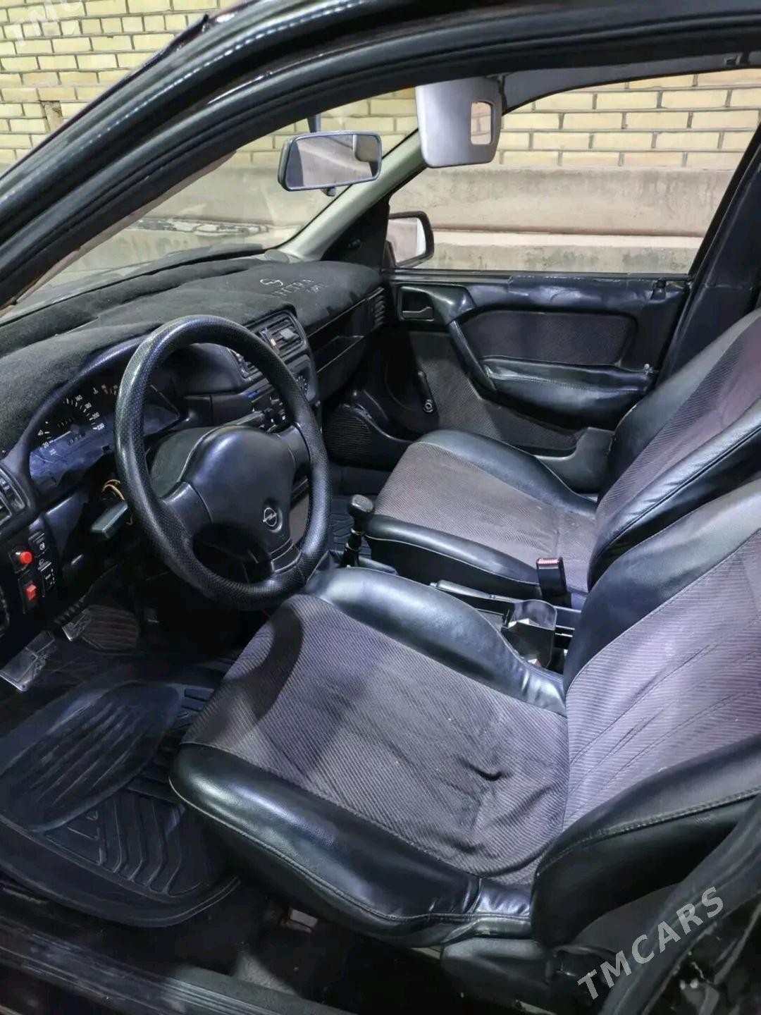Opel Vectra 1992 - 28 000 TMT - Мары - img 3
