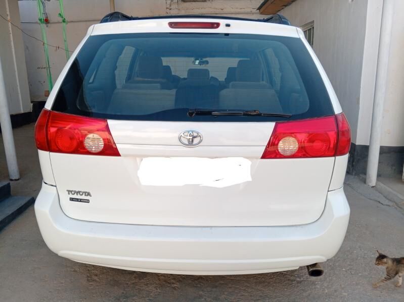 Toyota Sienna 2008 - 205 000 TMT - Балканабат - img 4