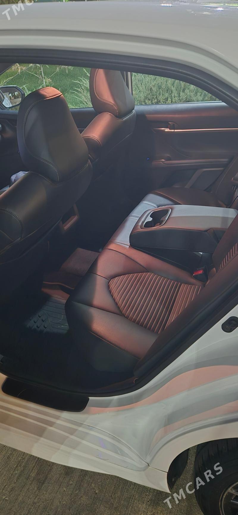 Toyota Camry 2021 - 336 000 TMT - Aşgabat - img 4