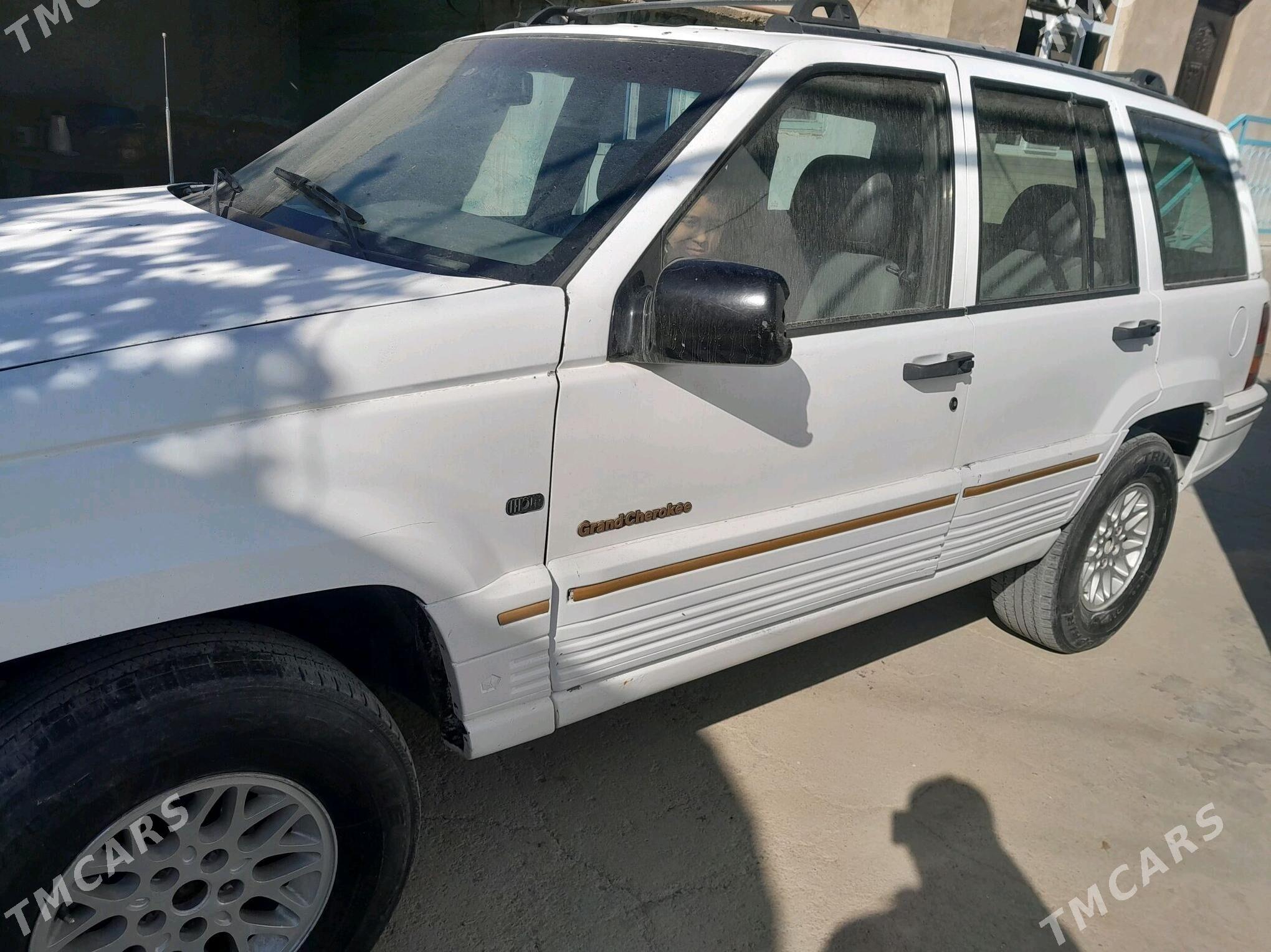 Jeep Grand Cherokee 1995 - 30 000 TMT - Bäherden - img 1